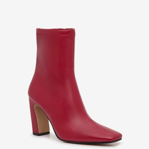 STEVE MADDEN VINKA BOOTIE NIB - Picture 1 of 7